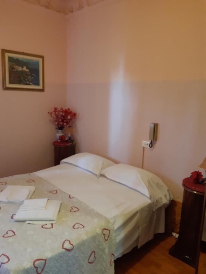 Guest House Elena Genua Exterior foto